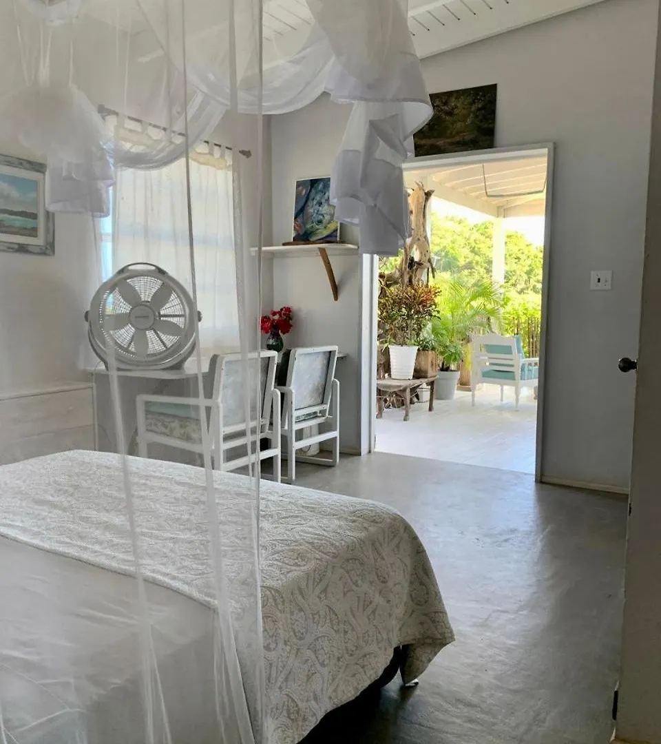 Apartamento Moonrise Loft Two Bedroom House Each With En Suite Bathroom Five Min Drive To Falmouth Harbor Matthews