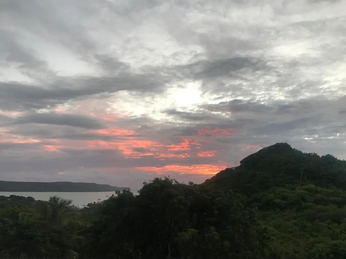 Daire Moonrise Loft Two Bedroom House Each With En Suite Bathroom Five Min Drive To Falmouth Harbor Matthews Antigua ve Barbuda