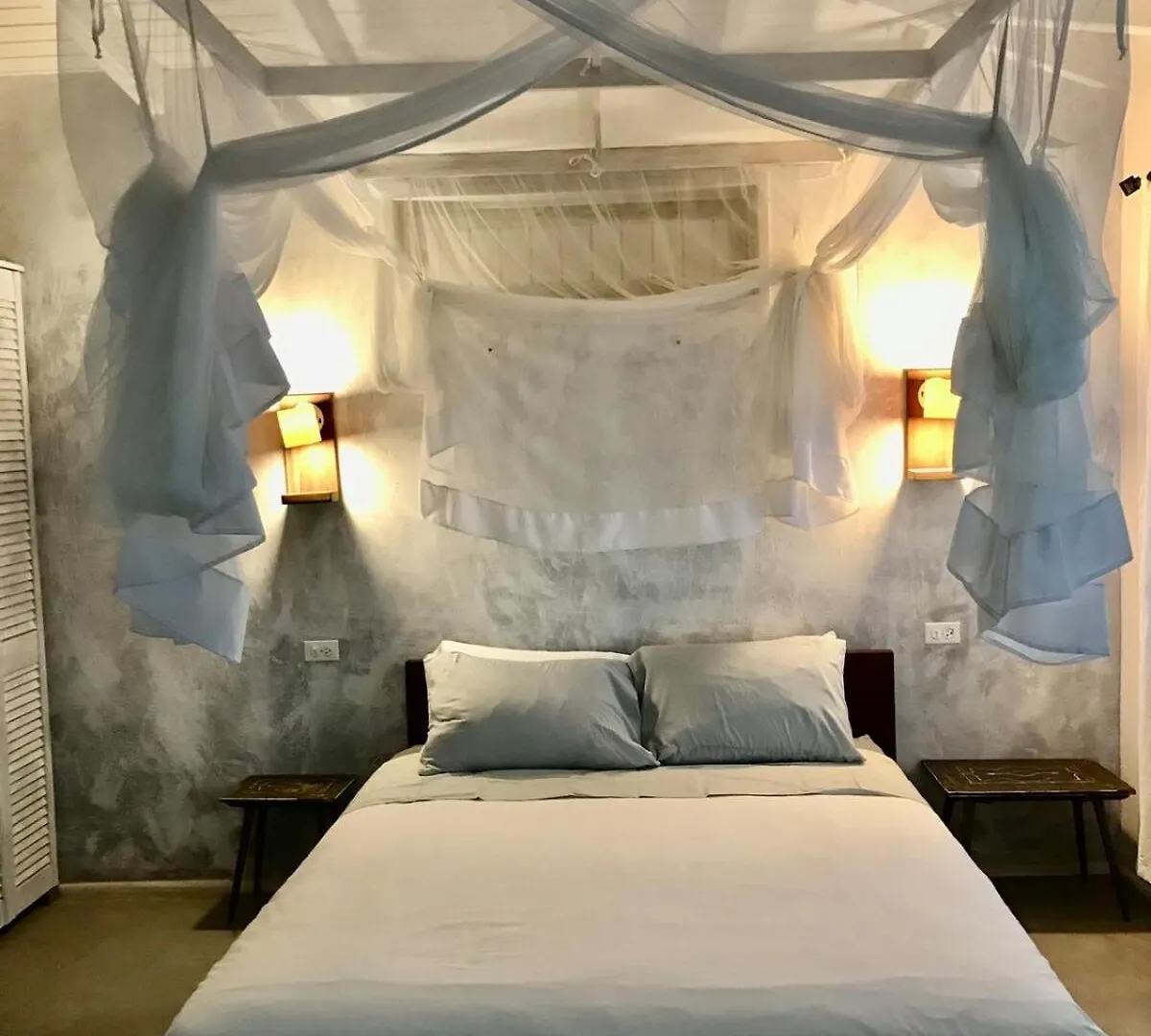 Moonrise Loft Two Bedroom House Each With En Suite Bathroom Five Min Drive To Falmouth Harbor Matthews 0*,