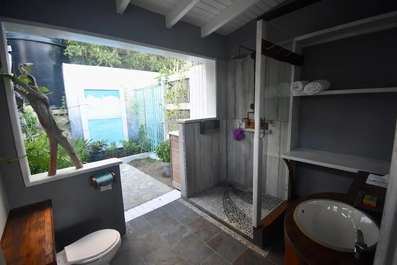 Daire Moonrise Loft Two Bedroom House Each With En Suite Bathroom Five Min Drive To Falmouth Harbor Matthews Antigua ve Barbuda