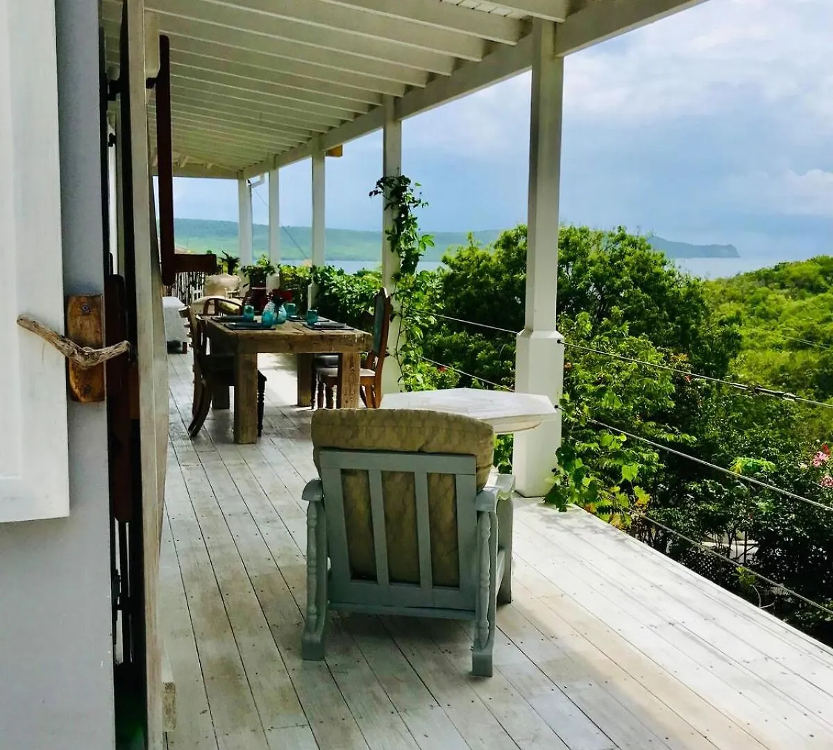 Moonrise Loft Two Bedroom House Each With En Suite Bathroom Five Min Drive To Falmouth Harbor Matthews Antigua és Barbuda
